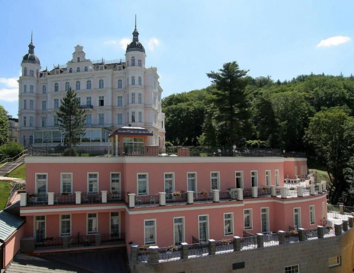 Hotel Georgy House 4 — отель в Карловых Варах, Чешская Республика