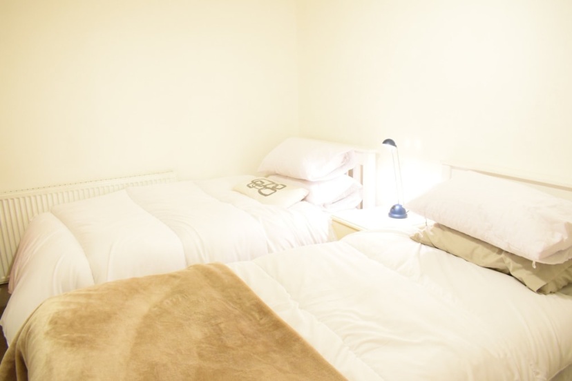 Spacious 3 Bedroom Apartment in South West London — комфортный отель в Лондоне