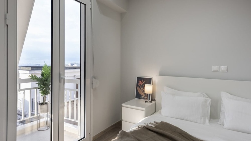 Цены на Brand New Studio with Amazing View в Афины