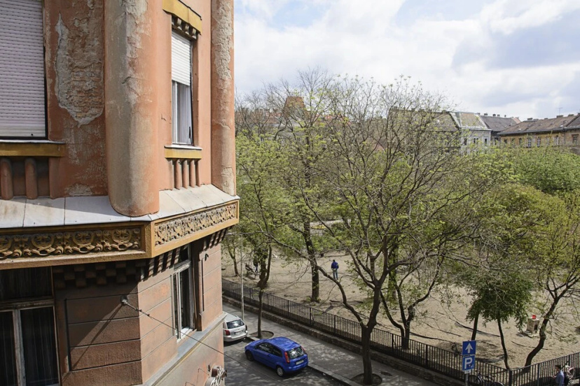 New - Walnuttree Double 12 Person Apartment Central in Budapest - Hungary — комфортный отель в Будапеште