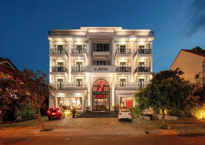 Сравните цены на Silkian Hoian Boutique Hotel & Spa в Дананге