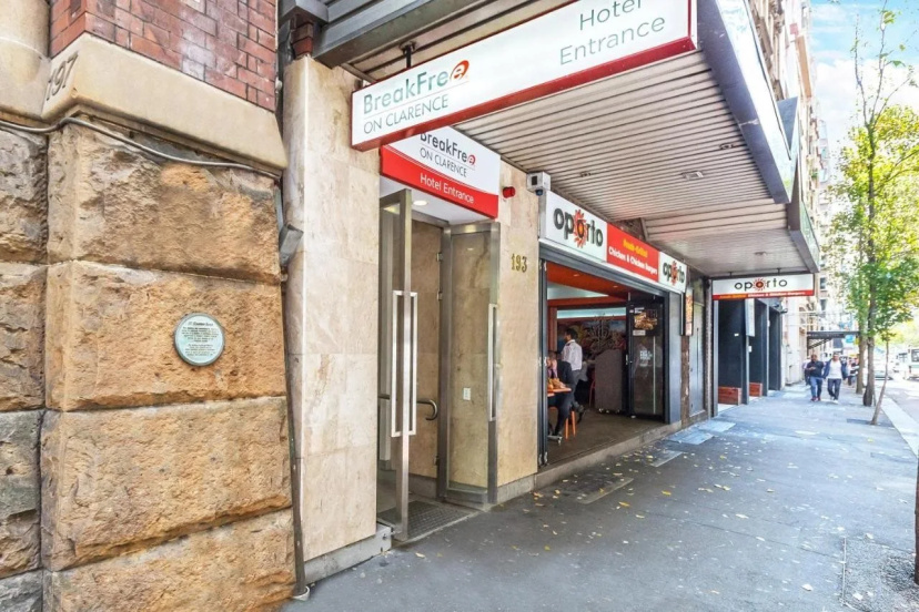 The Clarence Hotel Sydney — комфортный отель в Сиднее