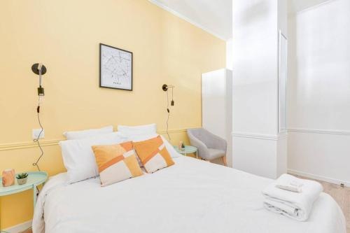 Ah Service Charming Apartment Champs Elysees - 4P — комфортный отель в Париже