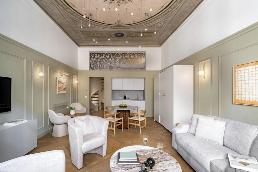 Deservi Luxury Apartments — отель с удобным расположением в Флоренции