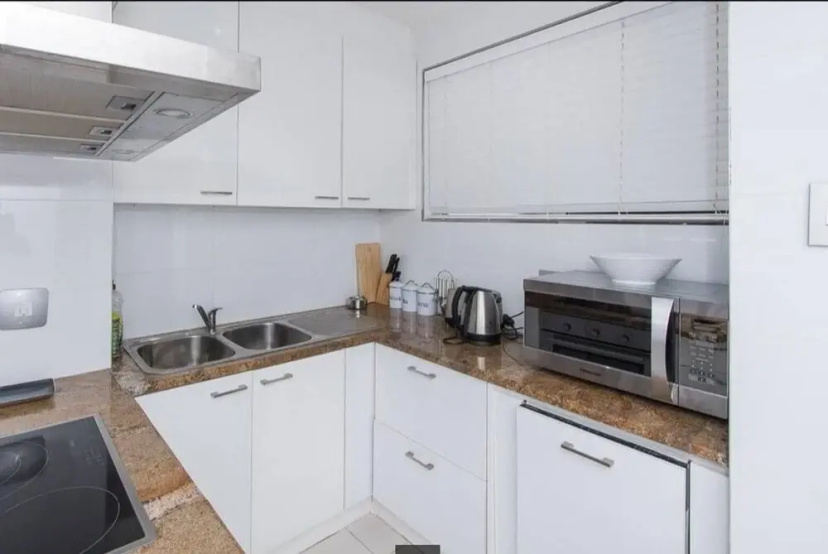 Open-plan 1 Bedroom Apartment In Green Point — отель с удобным расположением в Кейптауне