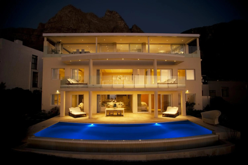 Atlantique Villa Camps Bay 4-Bedroom Luxury Villa — комфортный отель в Кейптауне