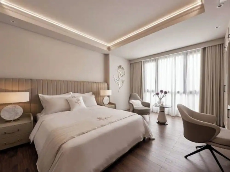 Цены на Sunflower Apartment - Suite by THC Group в Хошимине