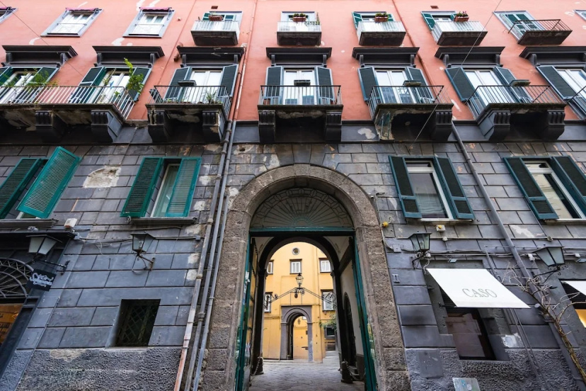Bisignano 11 in Naples — забронировать отель в Неаполе