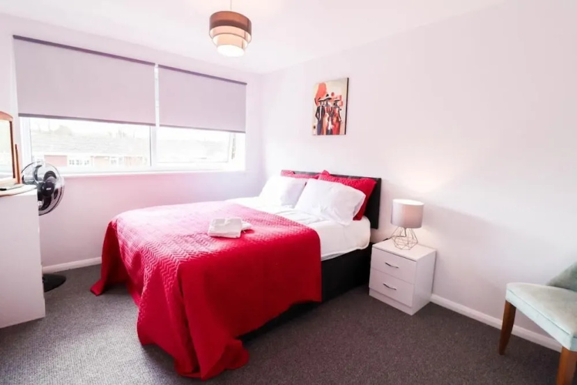 Polperro House - Stylish & Chic 2bed Hse — отель с удобным расположением в Лондоне