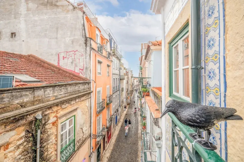 Цены на Bairro Alto Prime Duplex by Homing в Лиссабоне