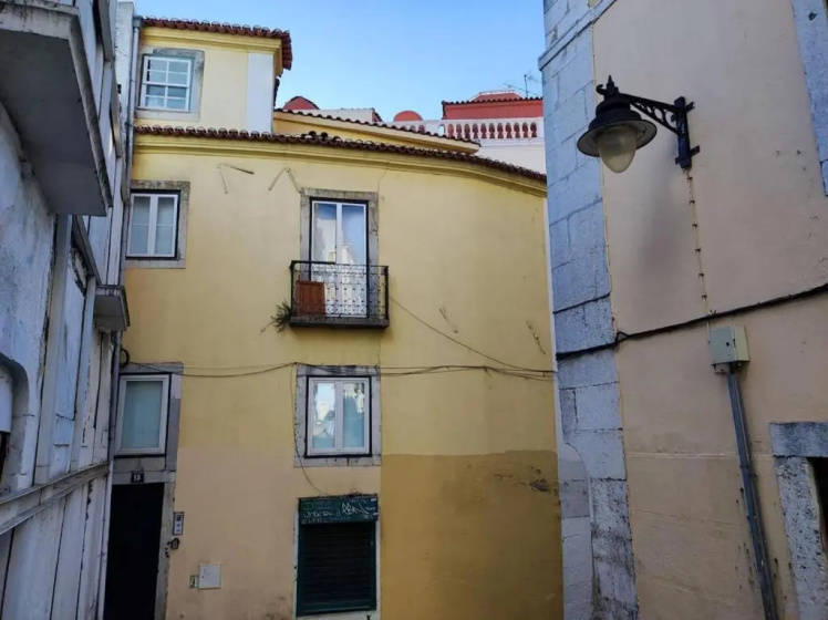 Lisbon Fabulous T2 apartment with balcony in Rossio Lisbon — забронировать отель в Лиссабоне