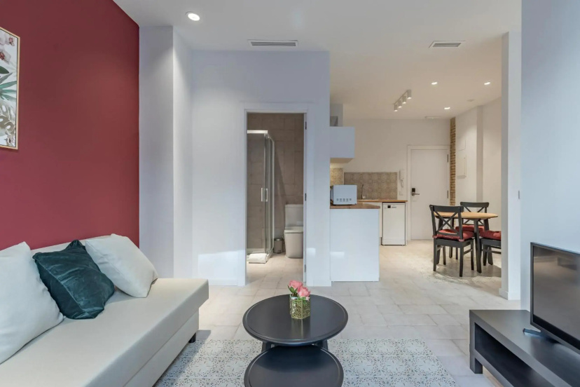 Modern Apartment close to City Centre — забронировать отель в Валенсии