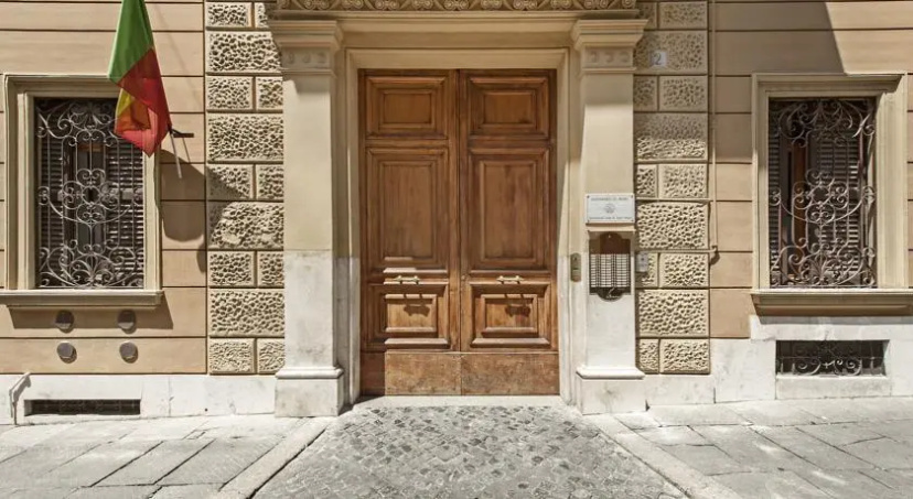 A Home to Rent Barberini — комфортный отель в Риме