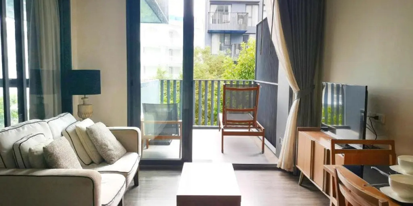 Pool View 2 Brs, Walk To Patong Beach — отель с удобным расположением в Патонг