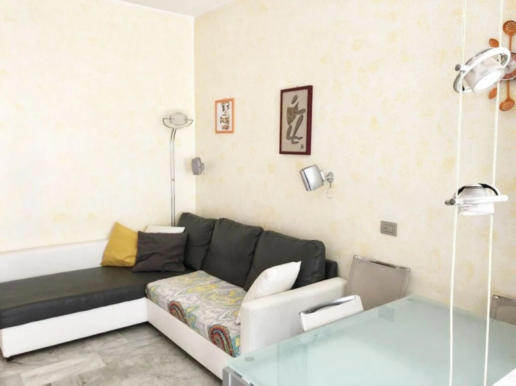 4 bed Apartment in Milano 7 min Duomo up to 6 Peop — забронировать отель в Милане