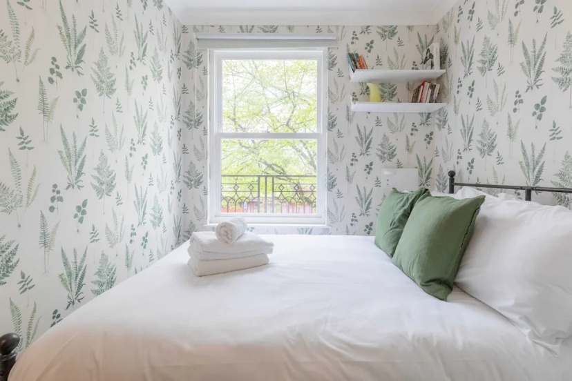 3 Bed House, Sleeps 8 - Near St Pancras — отзывы гостей и цены