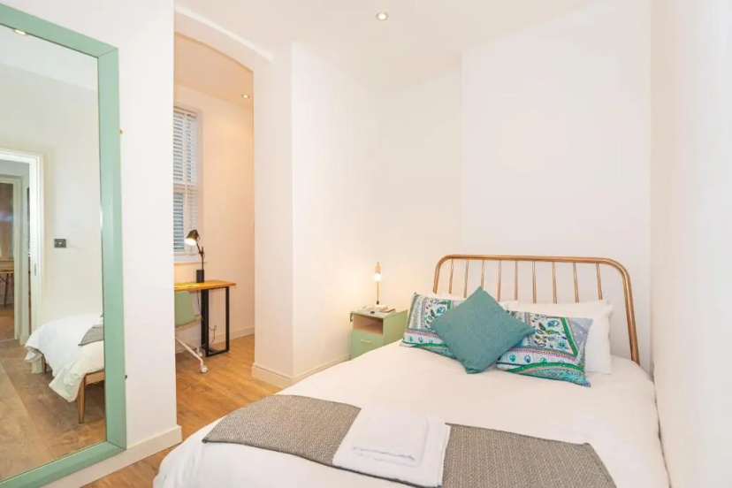 Central London Apartment - Great Location — забронировать отель в Лондоне