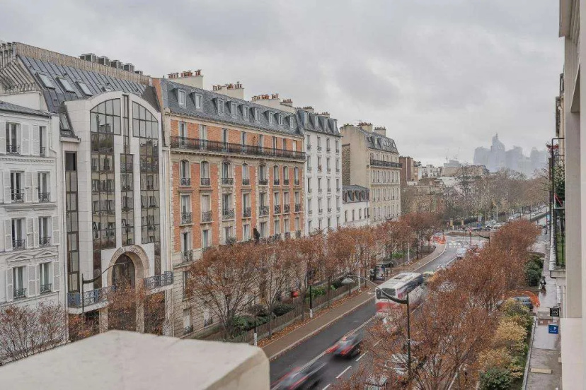 Yuna Porte Maillot - ApartHotel — отель с удобствами в Париже