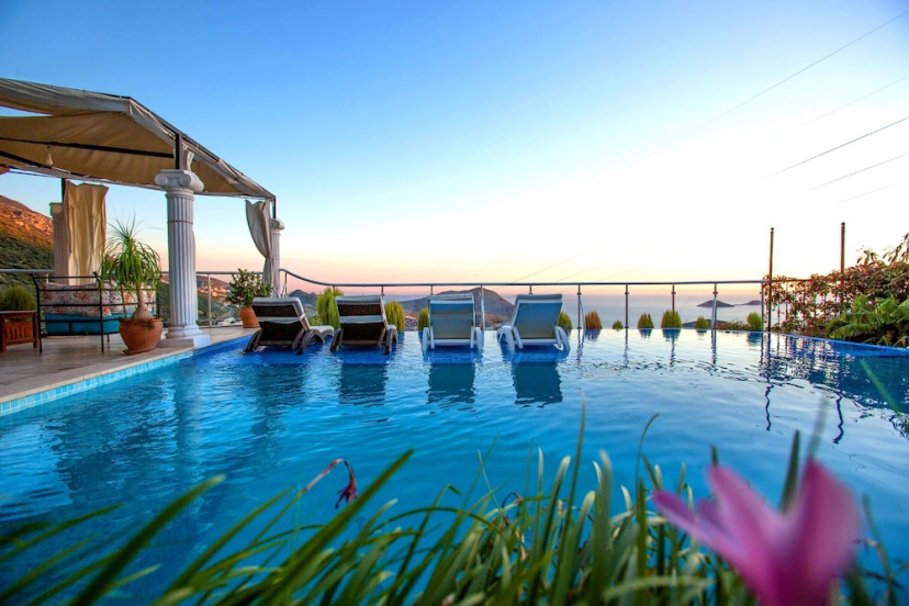 Sea View Villa - Private Pool- 7 min to Beach — отель в Калкан, Турция