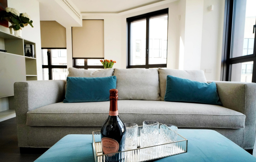 San Babila Modern Apartment — отель с удобствами в Милане