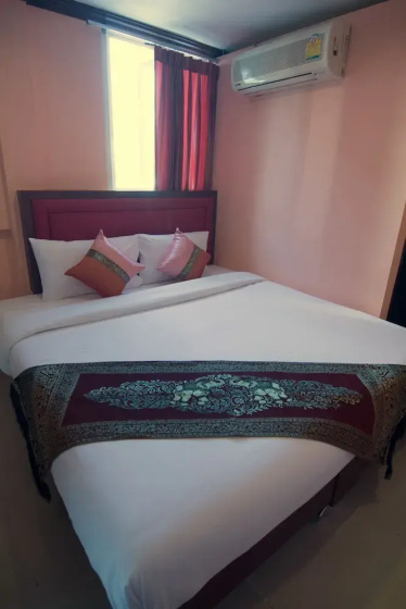 Bombay Inn Bangkok — отель с удобным расположением в Бангкоке