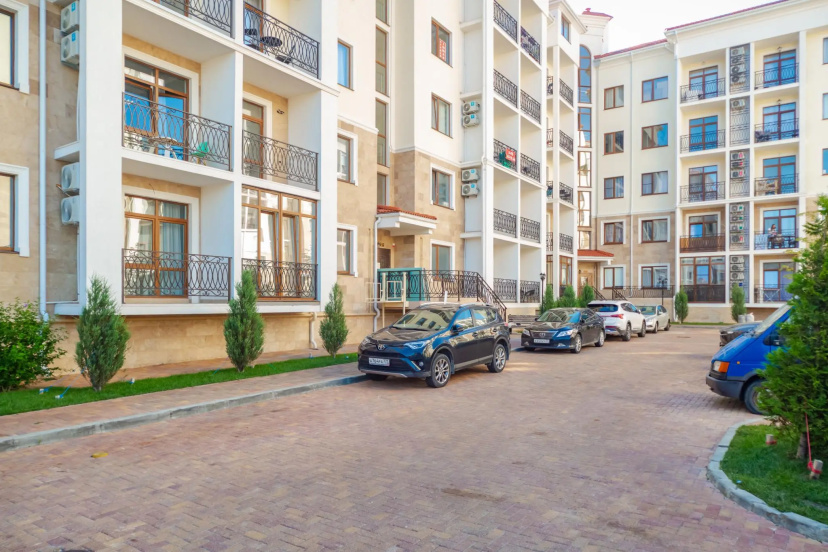 Home Group (Хоум Груп) на улице Мира 44 литер 5 — отель в Геленджике, Россия