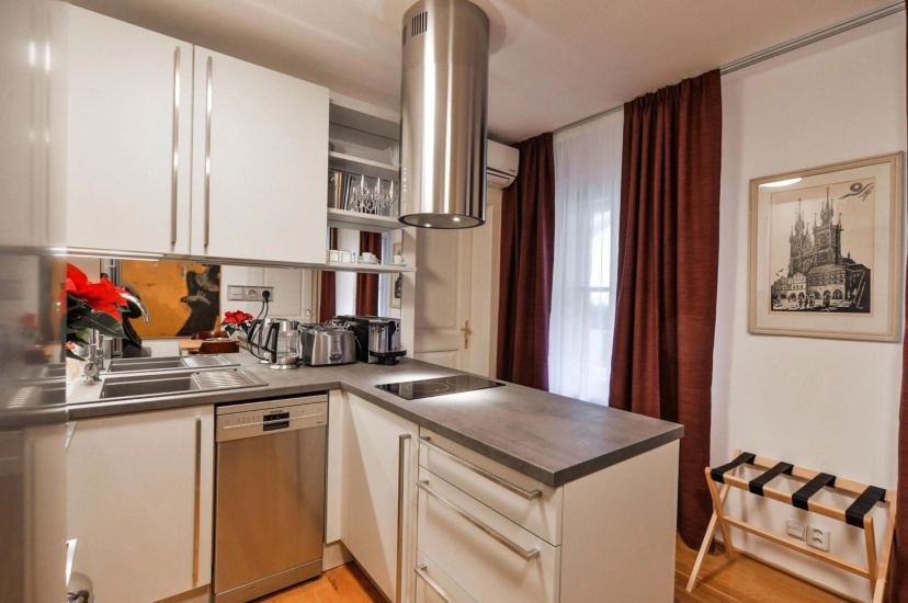 Romantic Apartment Prague near Charles Bridge — отзывы гостей и цены