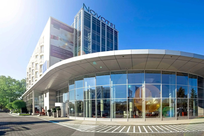 Novotel Warszawa Airport — отель в Варшаве для семейного отдыха