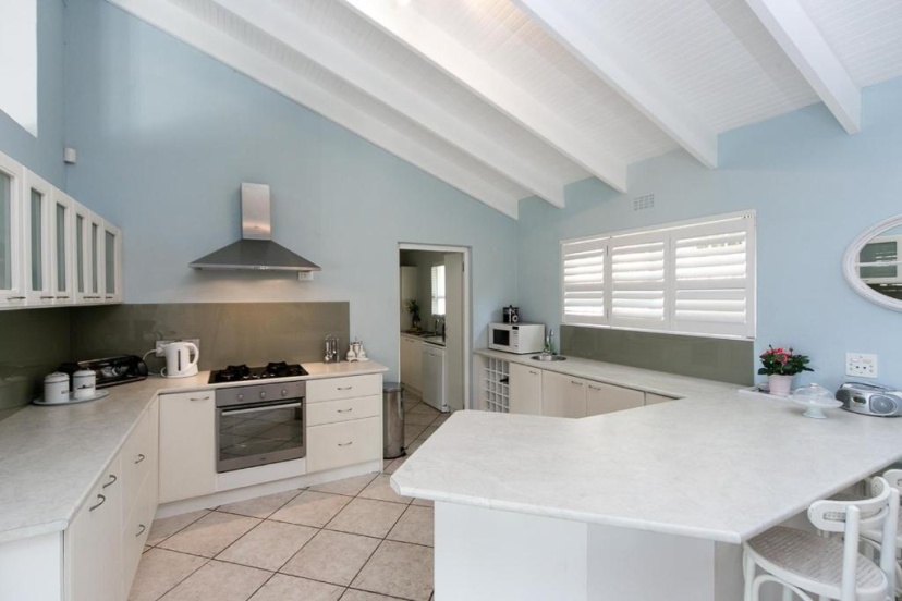 Dolphin Cottage — отель с удобствами в Кейптауне