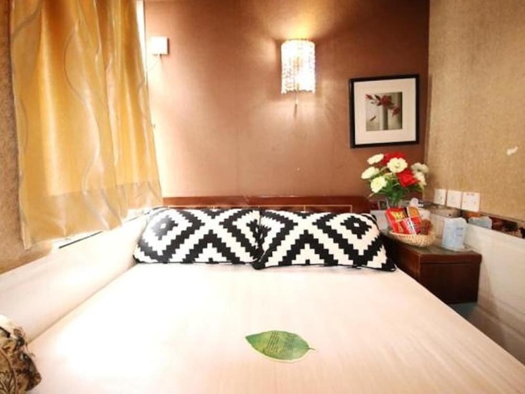Цены на Room in Guest Room - Standard Double Room в Гонконг