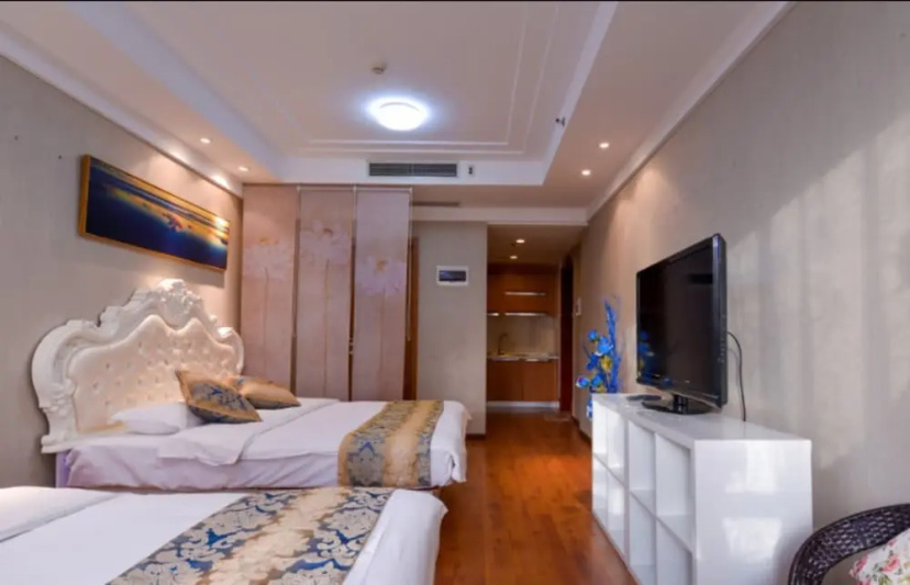Dalian Yijia Apartment Peace Square — забронировать отель в Даляне