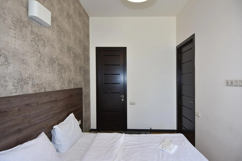 Цены на Rent Inn Yerevan (Рент Инн Ереван) на улице Налбандяна 9 в Ереван