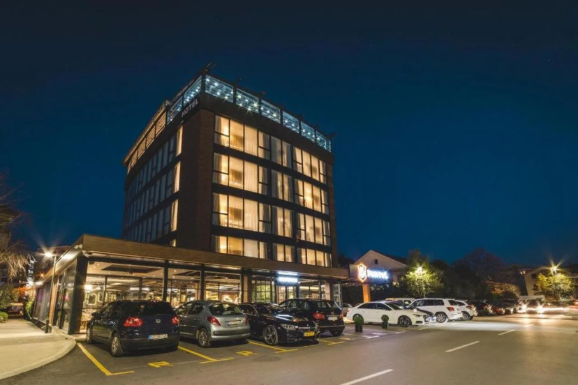 Bristol Hotel — отель рядом с интересными местами в Подгорице