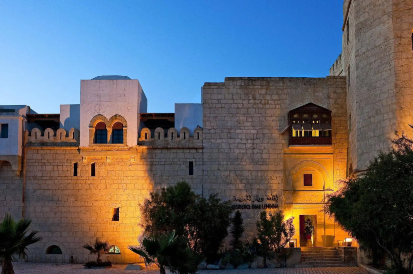 Сравните цены на Diar Lemdina в Хаммамете