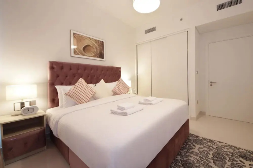 Luxury StayCation - Beachfront Apartment With Fantastic Palm Views — забронировать отель в Дубае