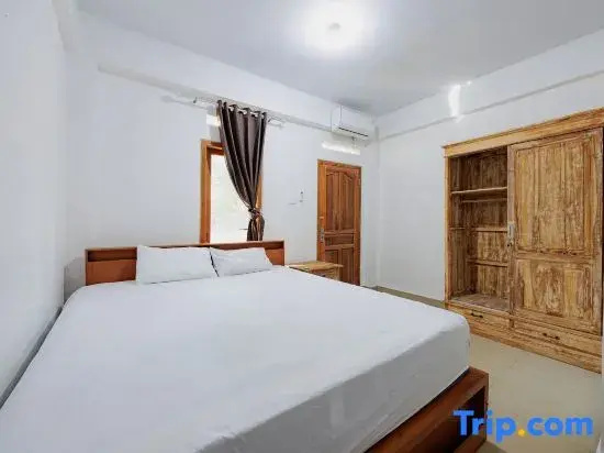 Soka Asri Guest House near Bali Zoo RedPartner 2 — отель в Денпасар, Индонезия