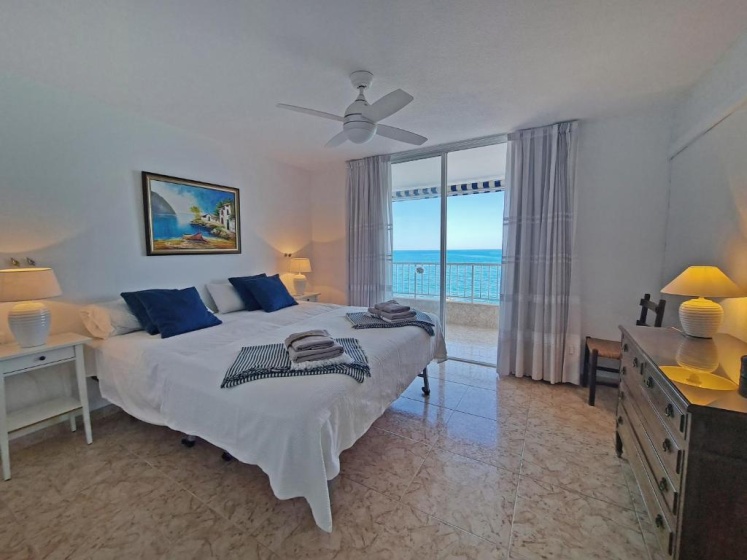 Beachside Apartment — отель с удобным расположением в Аликанте