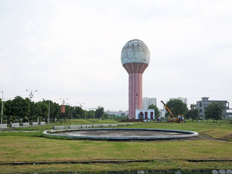FabHotel Raj Inn Golf City - Hotel in ラクナウー - Photo 1
