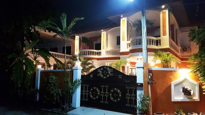 YAILAND Luxury Pool Villa Pattaya Walking Street 5 Bedrooms — отель с удобствами в Паттайе