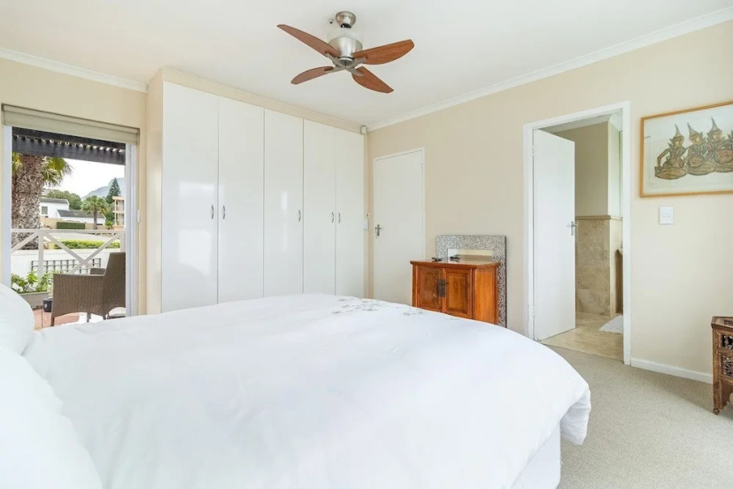 Цены на 3 Bedroom Family Home - Houtbay в Кейптауне