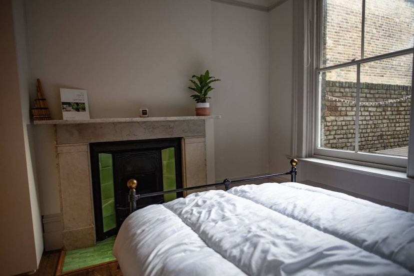 Homely 1 Bedroom Apartment in Bustling Clapham — отель с удобным расположением в Лондоне