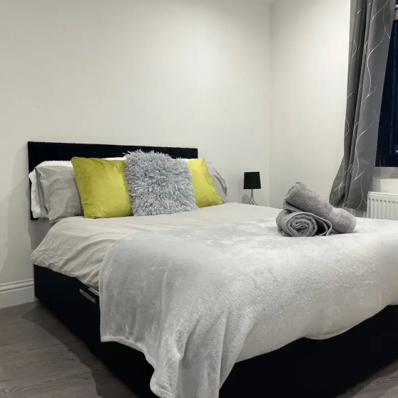 Sleek, Sleeps 6 Sunset Views, Family Friendly — отель с удобным расположением в Лондоне
