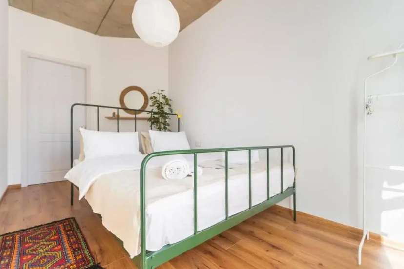 Wehost Apartment Close to Agmashenebeli — отель с удобным расположением в Тбилиси