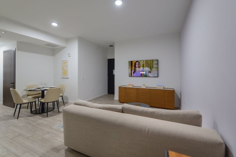 Bayfront Park Views Studio — забронировать отель в Майами