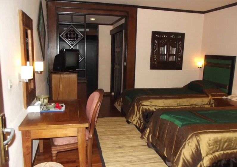 Сравните цены на Peneeda View Beach Hotel в Денпасар