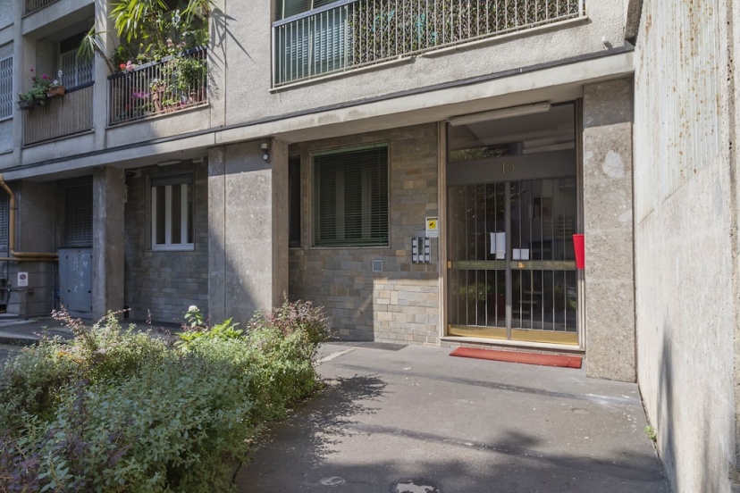 Цены на JOIVY Trendy Flat W/Balcony в Милане