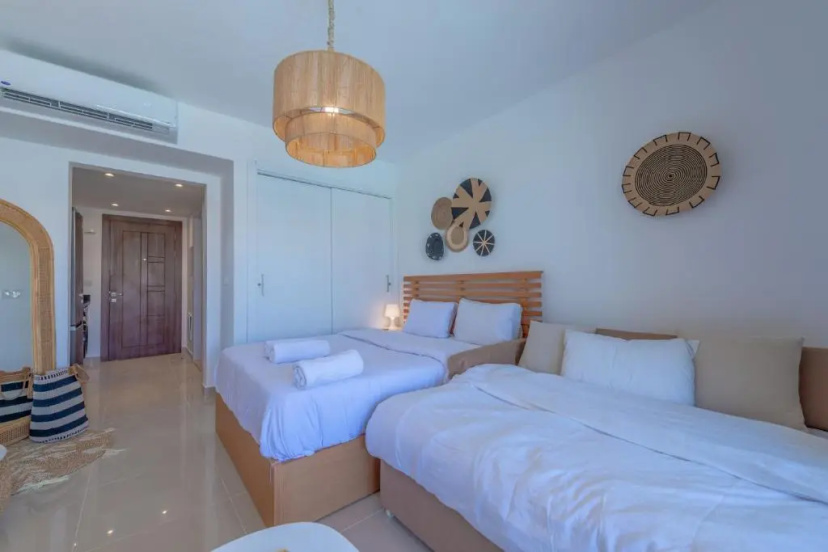 Boho-Chic Studio Apartment in G-Cribs, Pool View — отзывы гостей и цены