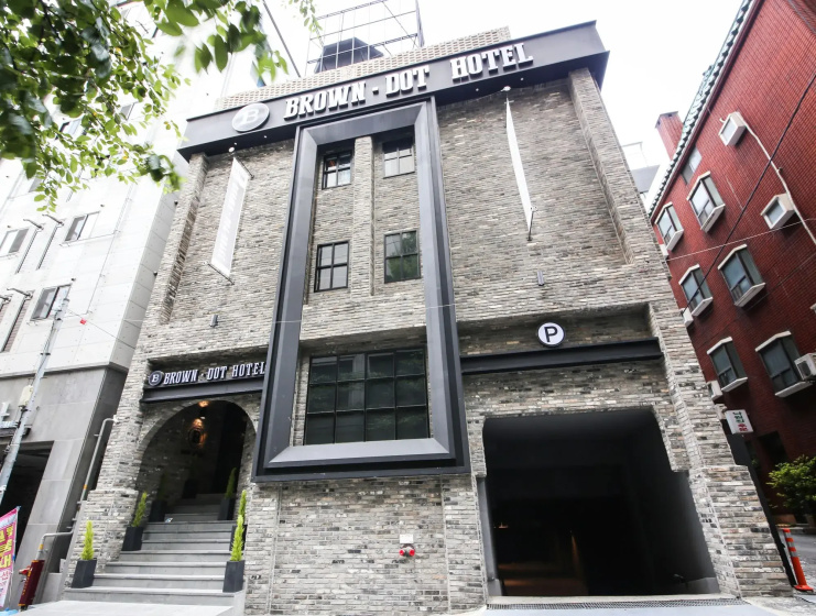 Brown Dot Hotel Yangjeong — отель с удобным расположением в Пусан