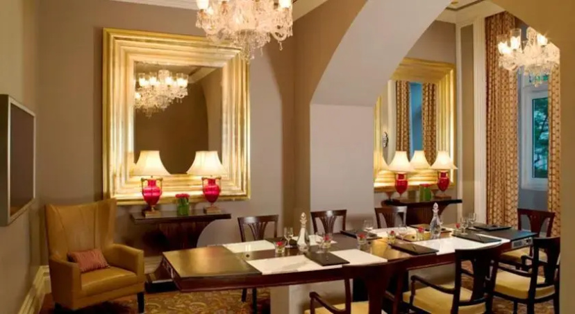 The Taj Mahal Palace & Tower — комфортный отель в Мумбаи