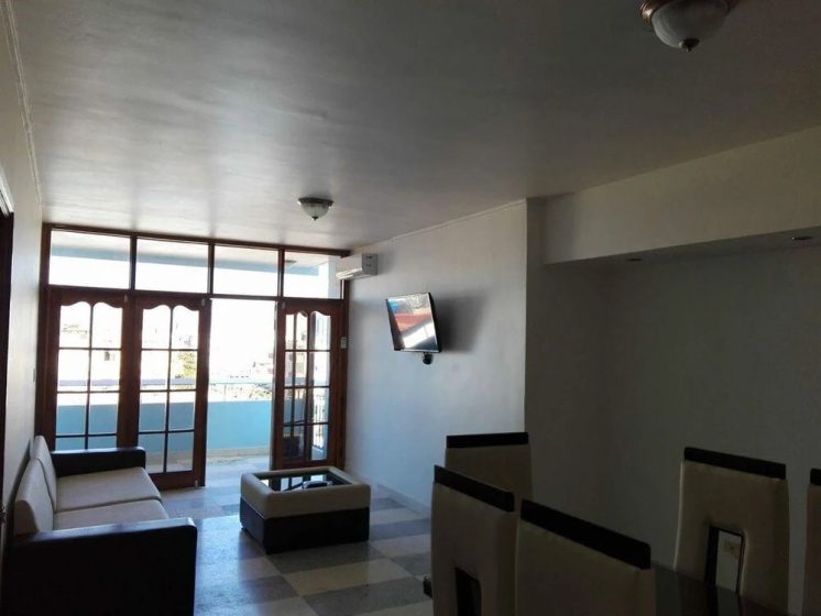 Apartamento 4to Malecon — комфортный отель в Гавана